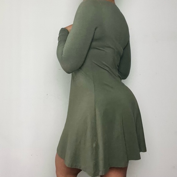 Express Dress - Picture 3 of 7